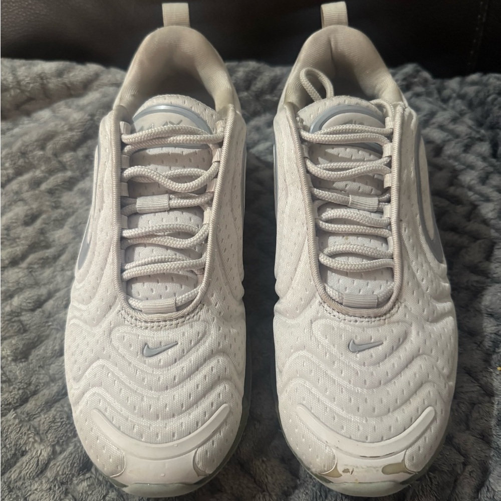 Nike air max 720 women’s size 8